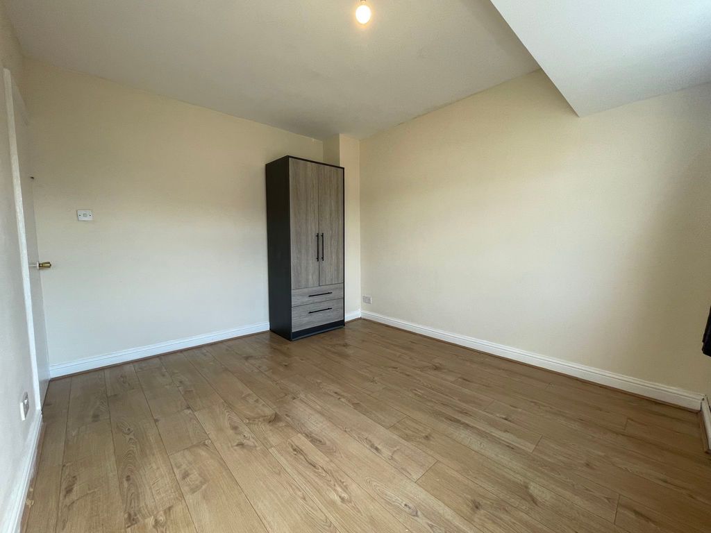 Property photo 2 of 9 Photo 3