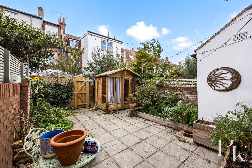 Property photo 3 of 18