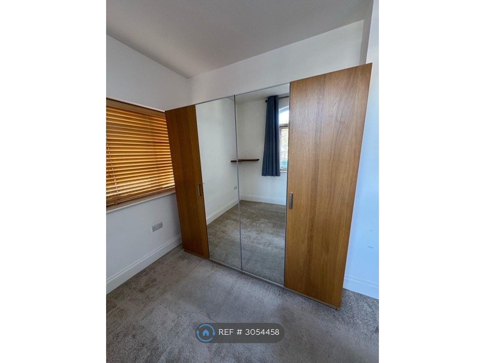 Property photo 1 of 2