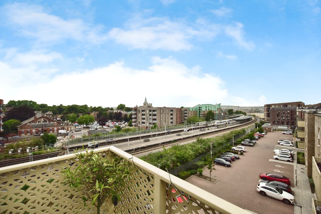 Property photo 3 of 19