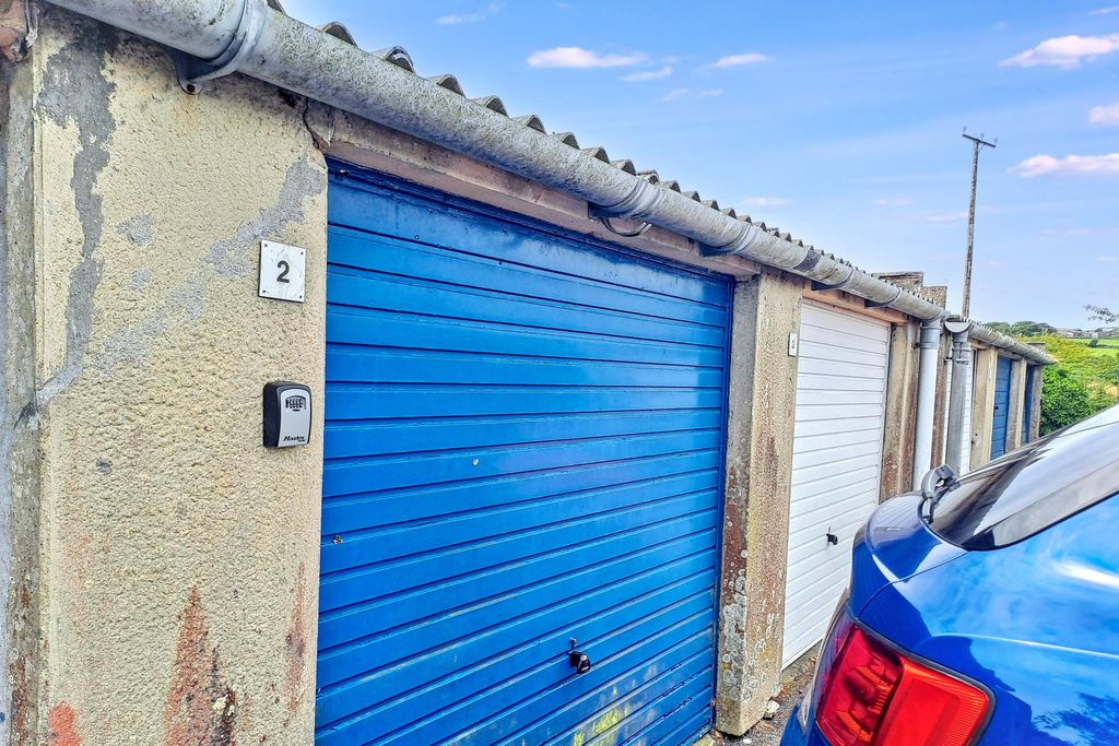 Property photo 1 of 8 Garage 2 Bodinnar Close, Bodinnar Lane, Newbrige, Penzance, Tr20 8Nn