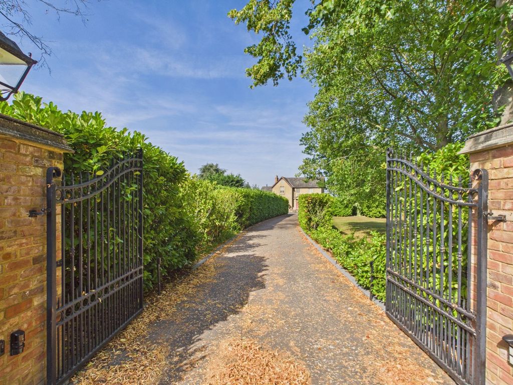 Property photo 3 of 78