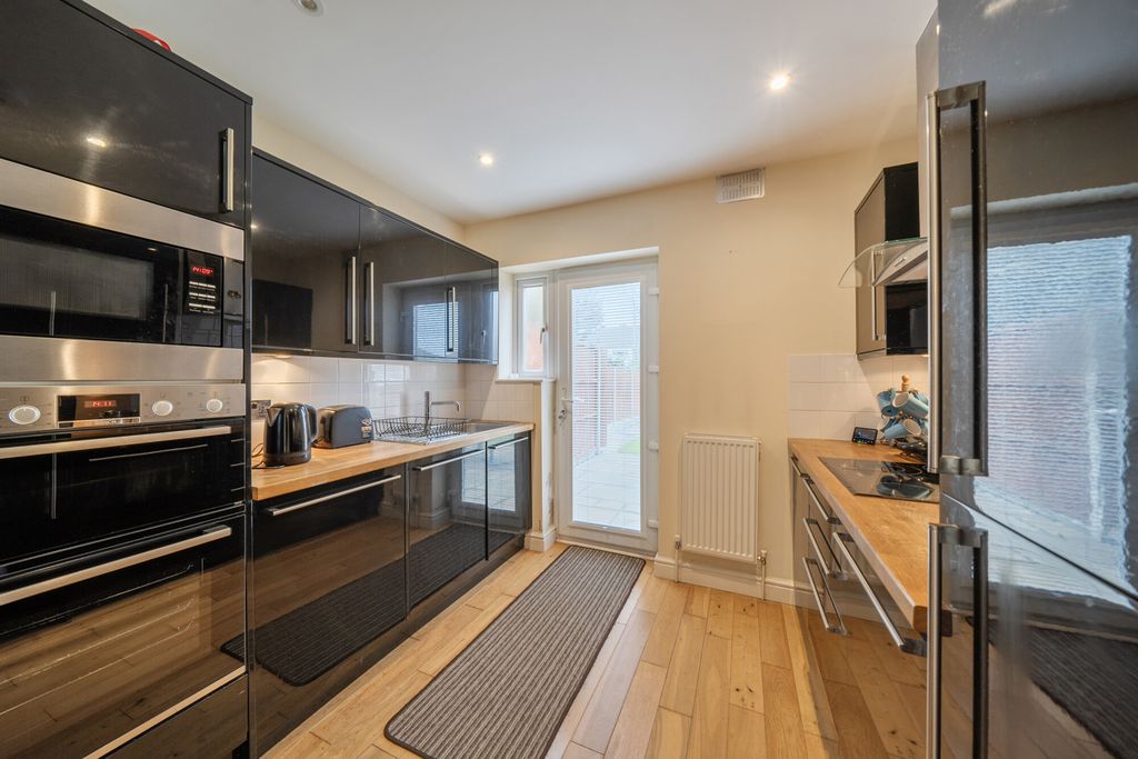 Property photo 2 of 20 1429796-2-69B8224...
