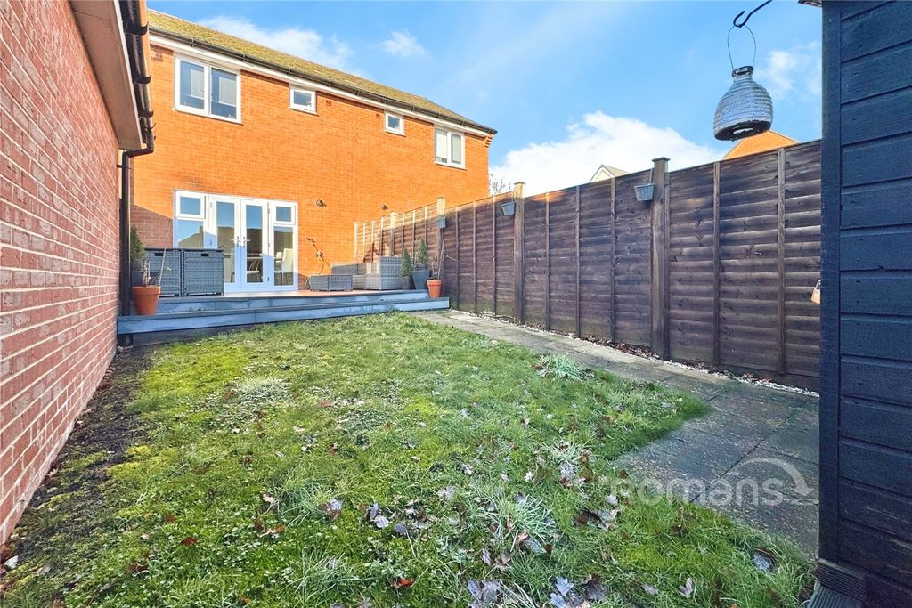 Property photo 2 of 18 Garden