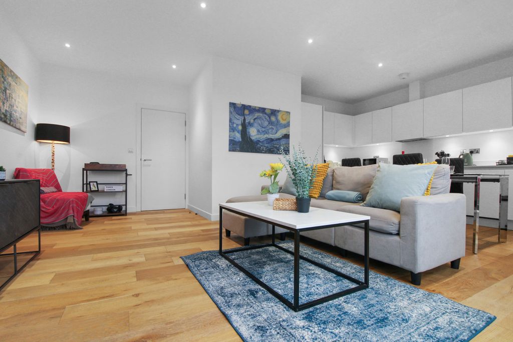 Property photo 1 of 24