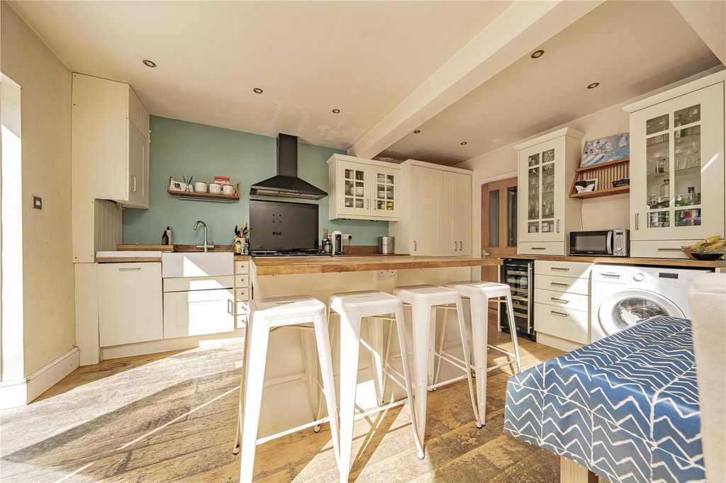 Property photo 3 of 13 Picture No. 02