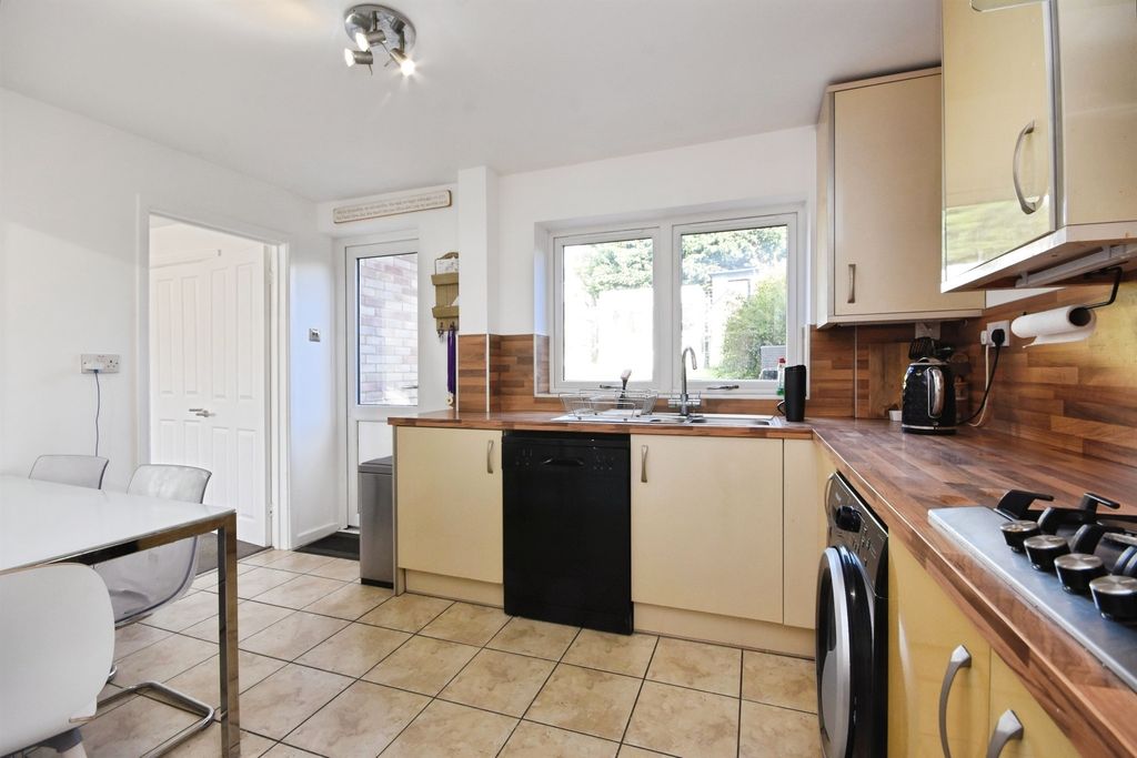 Property photo 3 of 16