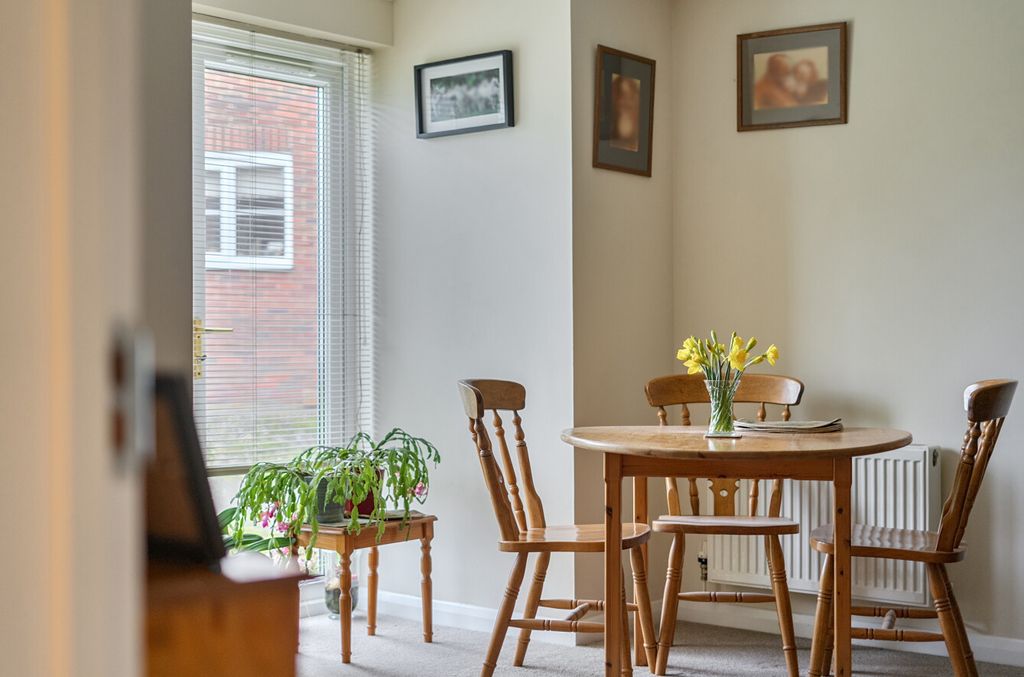 Property photo 3 of 15 1410170-14-69970d...