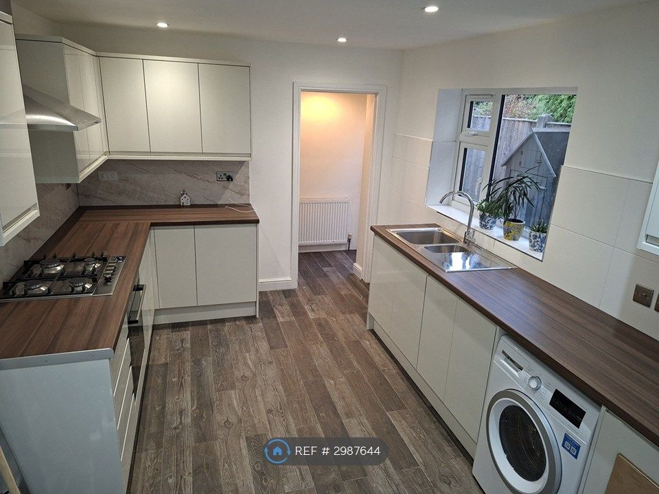 Property photo 2 of 13 Kitchen