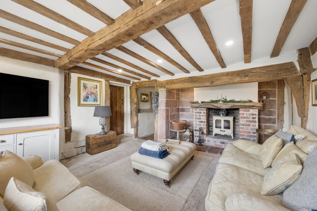 Property photo 3 of 27 Living Emilydimelowewemovewhitchurchandnantwich