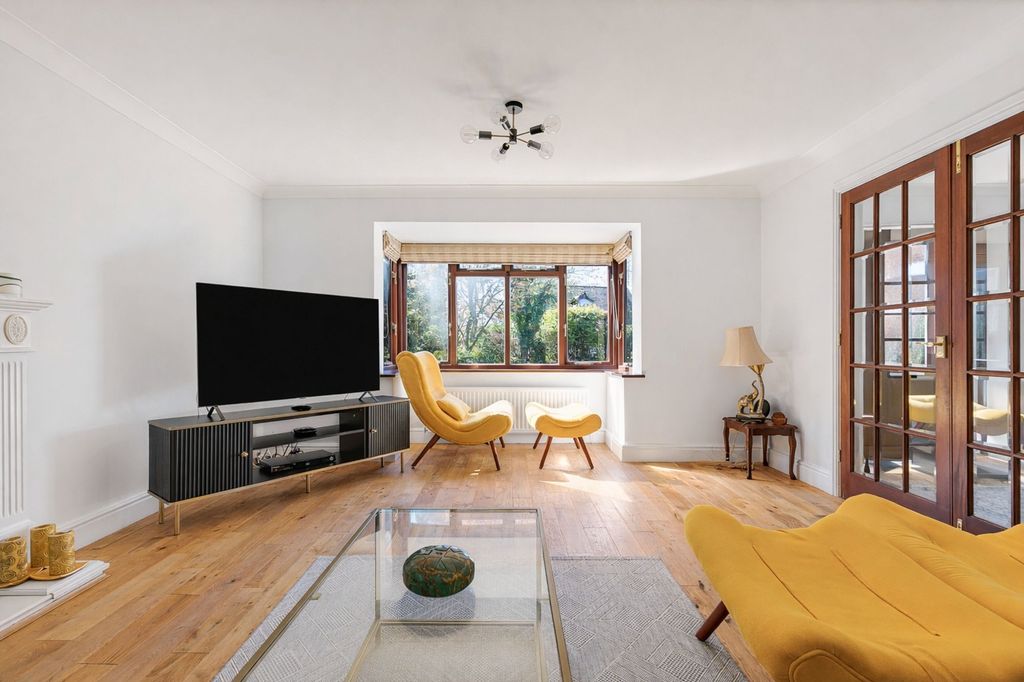 Property photo 3 of 46