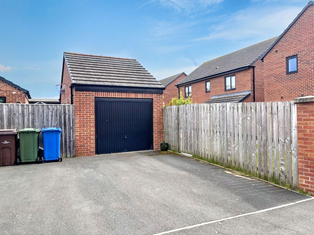 Property photo 3 of 23