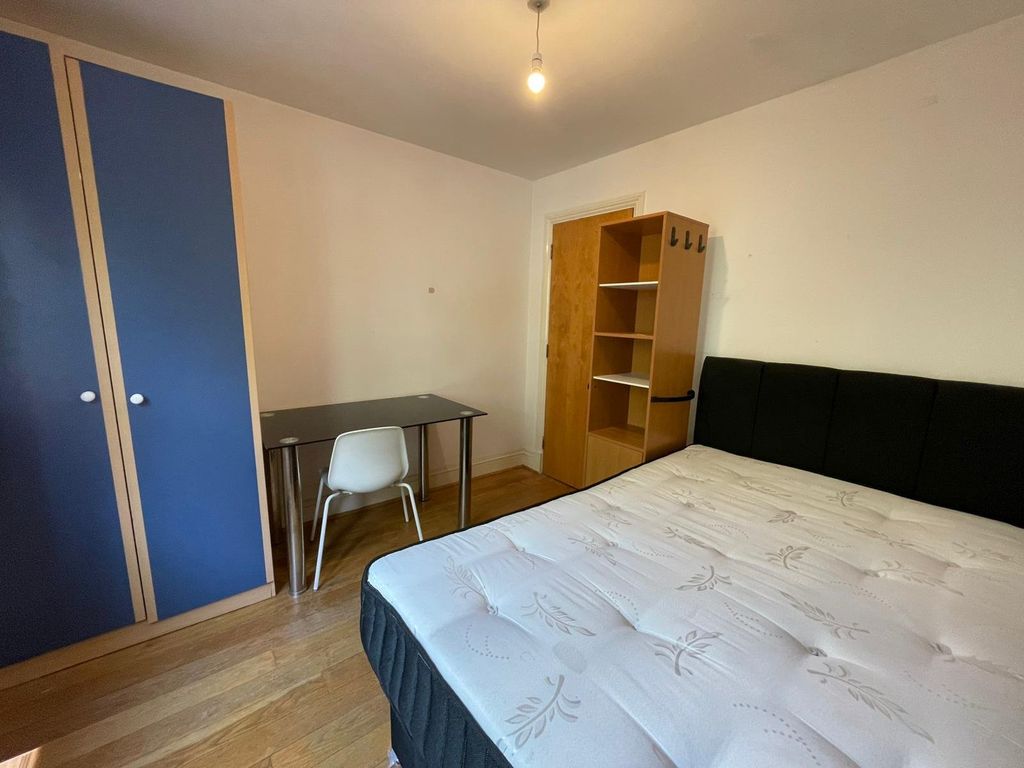 Property photo 2 of 5 Picture No. 12