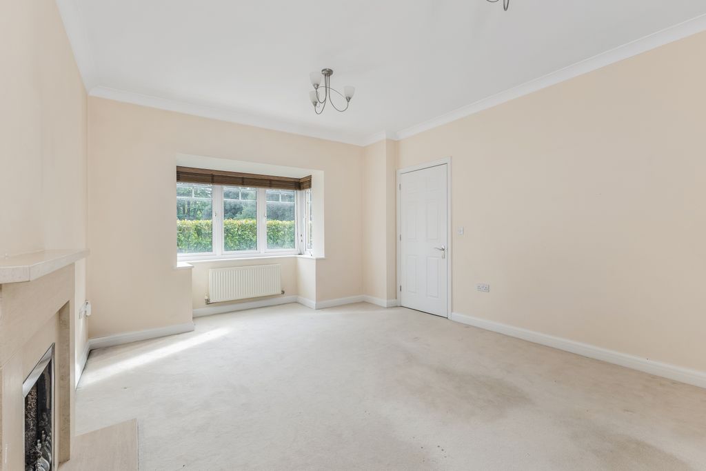 Property photo 2 of 25