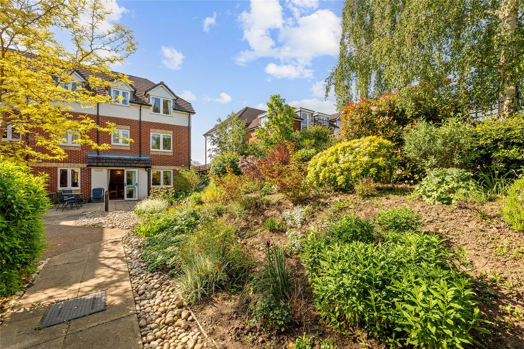 Property photo 2 of 17 Picture No. 25