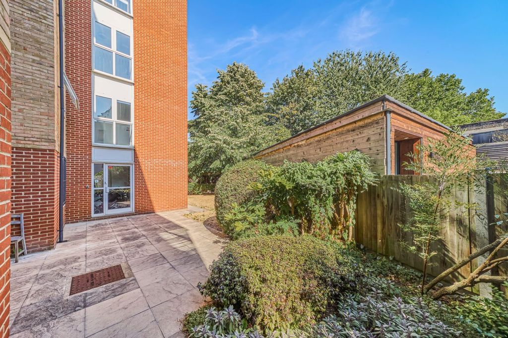 Property photo 3 of 17 Picture No. 10