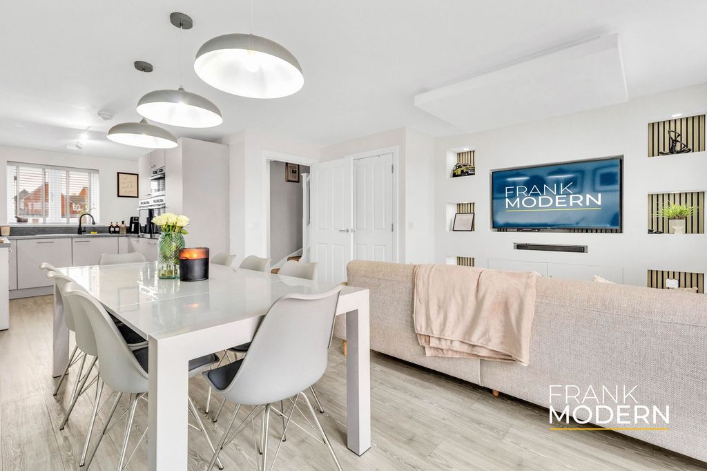 Property photo 3 of 50 Dining Area