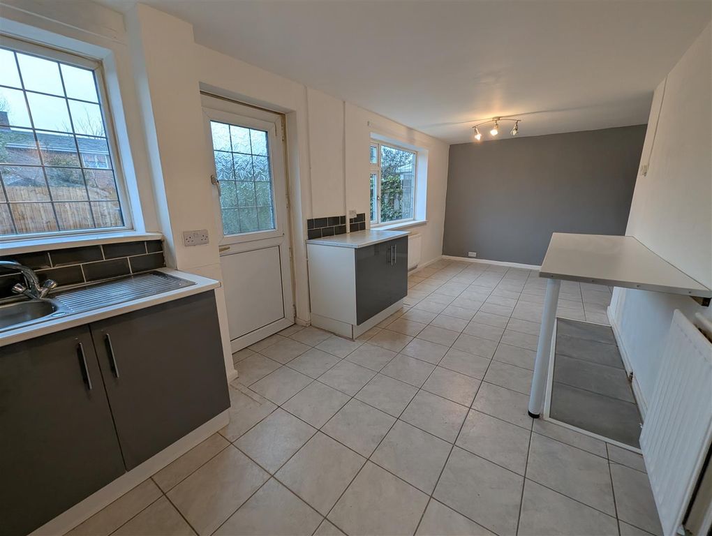 Property photo 3 of 11 Kitchen/Diner