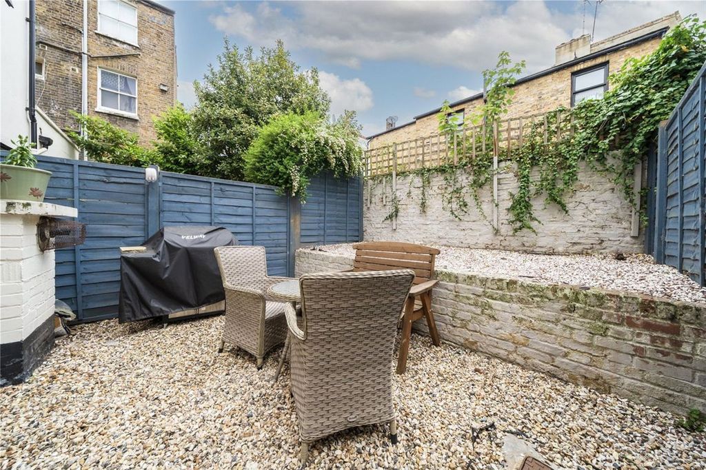 Property photo 3 of 7