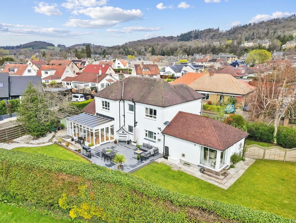 Property photo 2 of 30