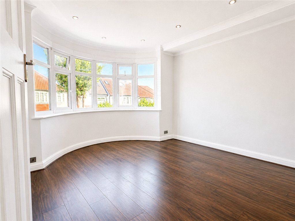 Property photo 2 of 12 Picture No. 06