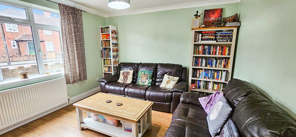Property photo 2 of 19