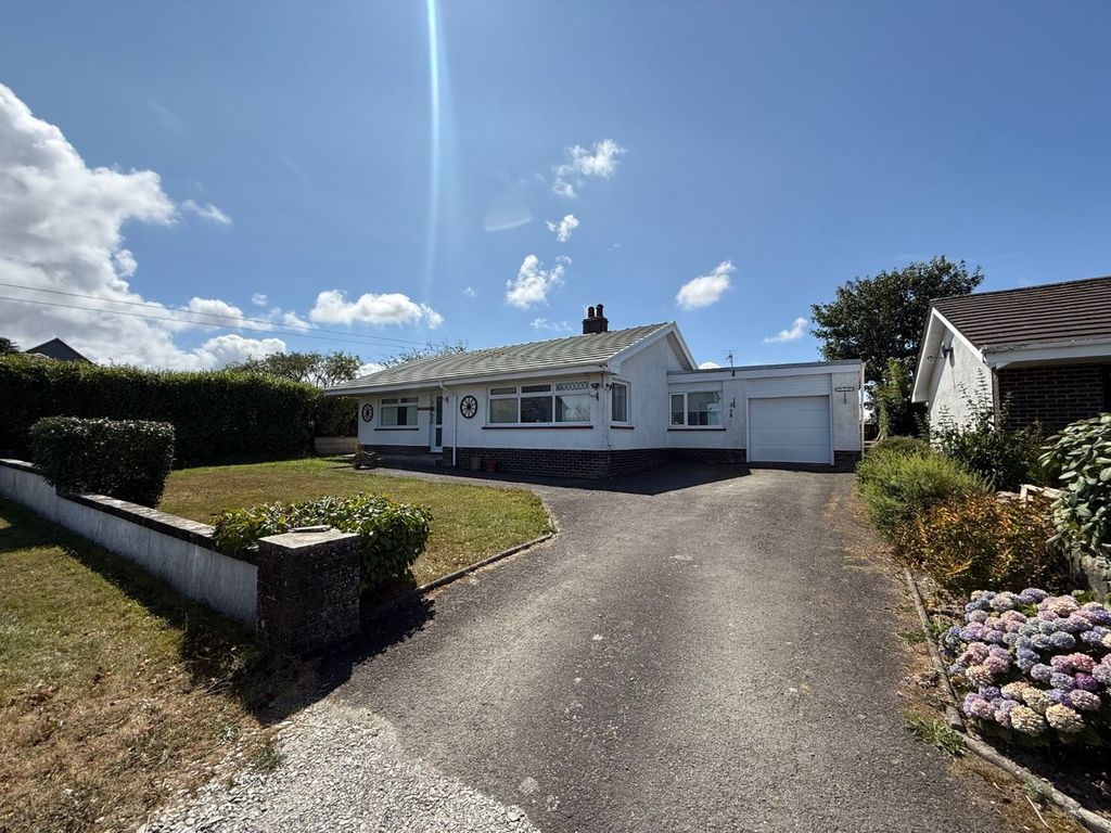 Property photo 2 of 34