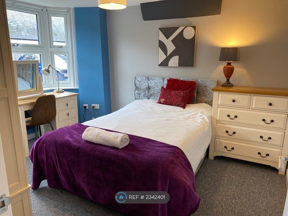 Property photo 3 of 35 Bedroom 2