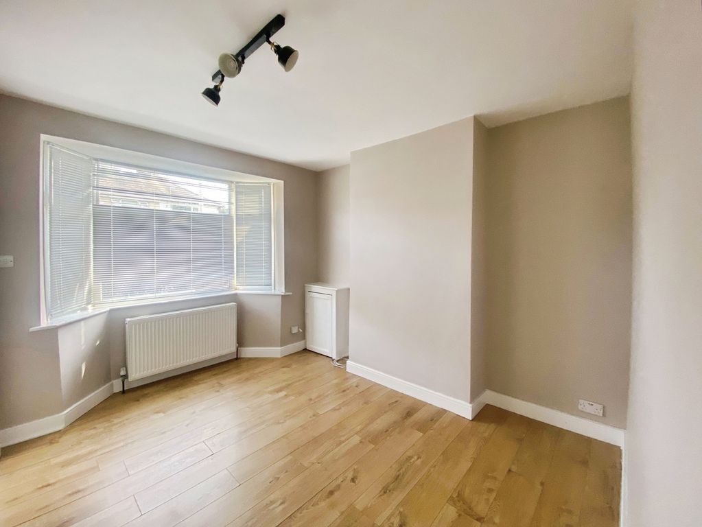 Property photo 2 of 11 Pbox-Img.Jpg