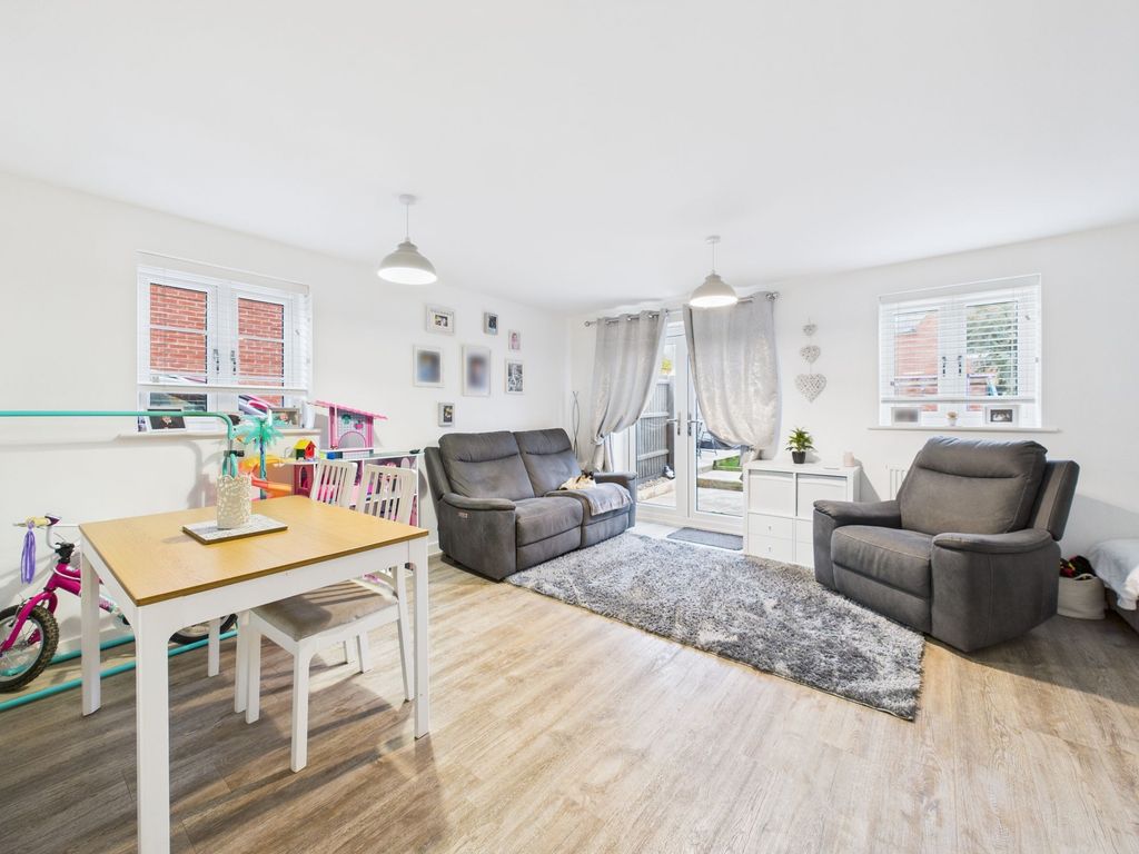 Property photo 3 of 17