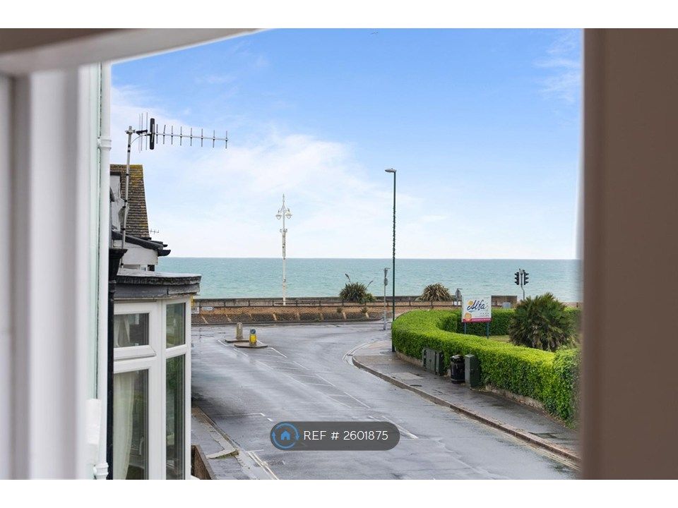 Property photo 1 of 18 Lounge View