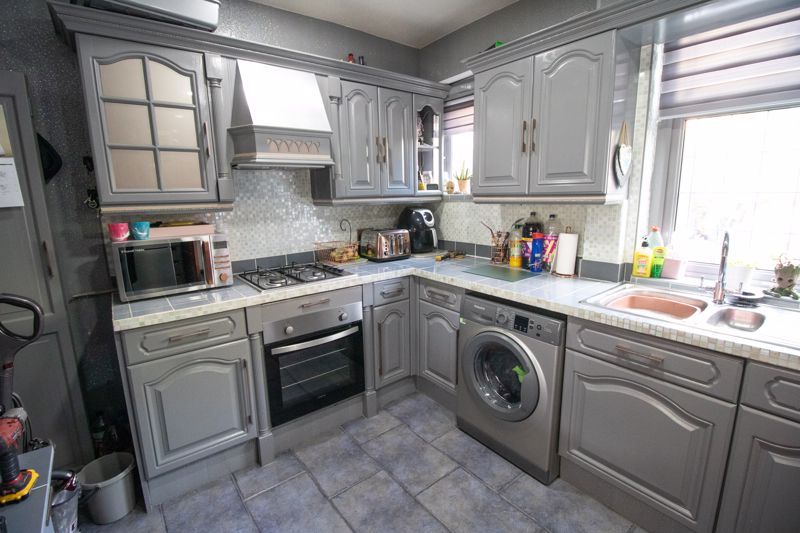 Property photo 3 of 13 Kitchen