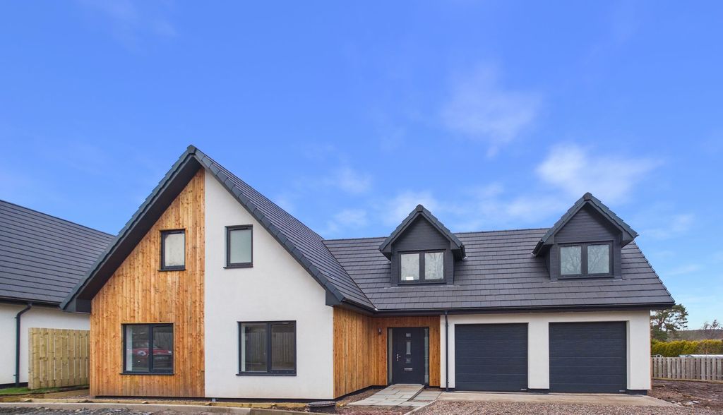 Property photo 1 of 8