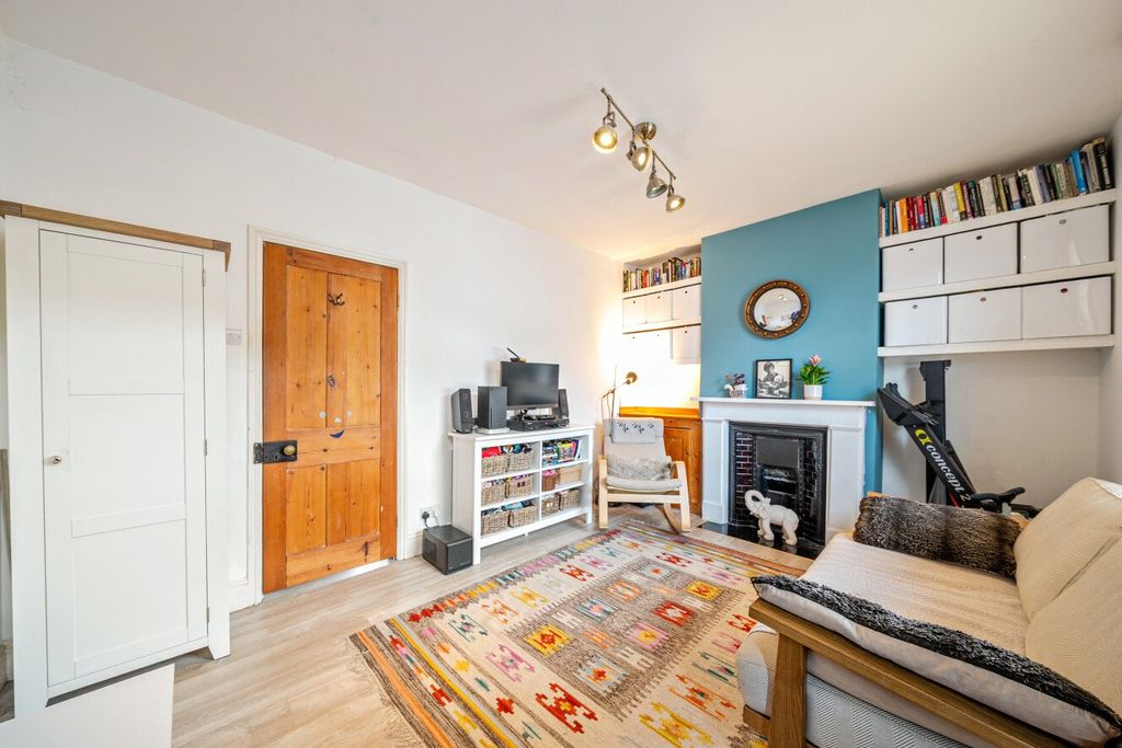 Property photo 2 of 24 Picture No. 01