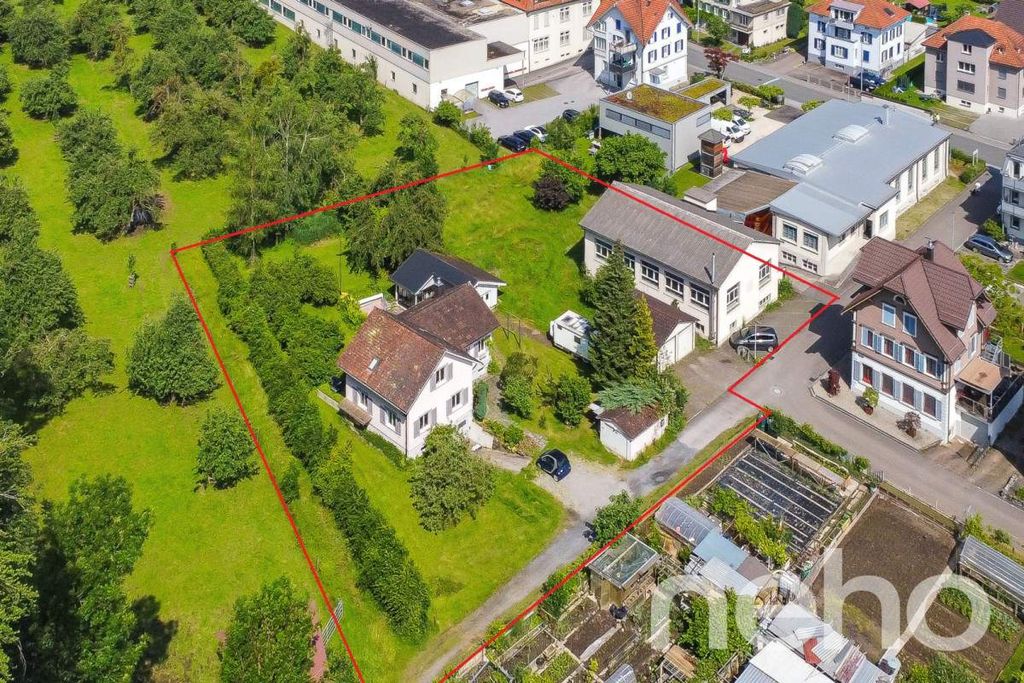 Property photo 3 of 13