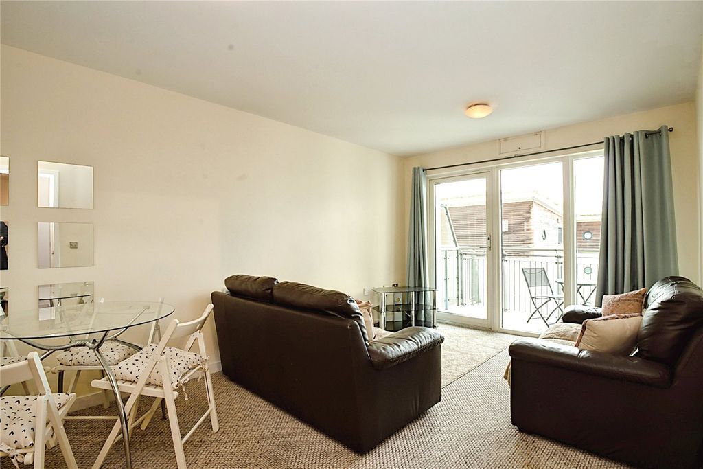 Property photo 3 of 8 3