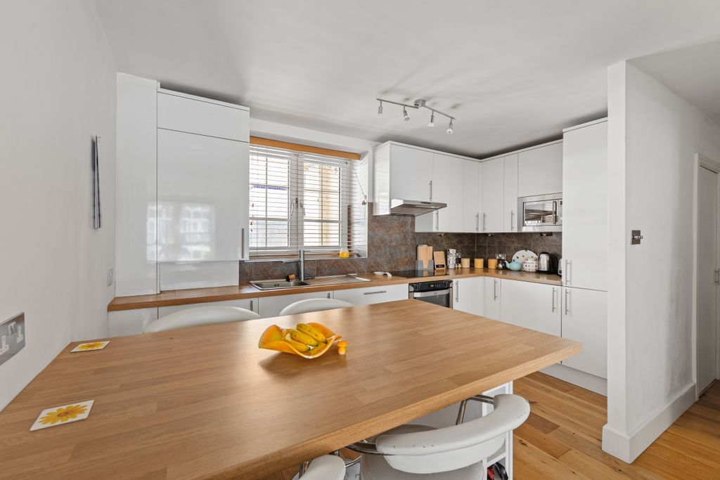 Property photo 2 of 11 094A0200