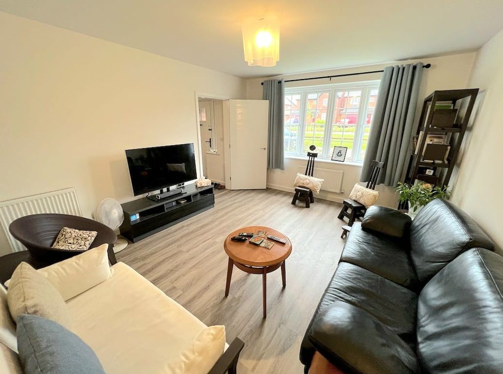 Property photo 2 of 9