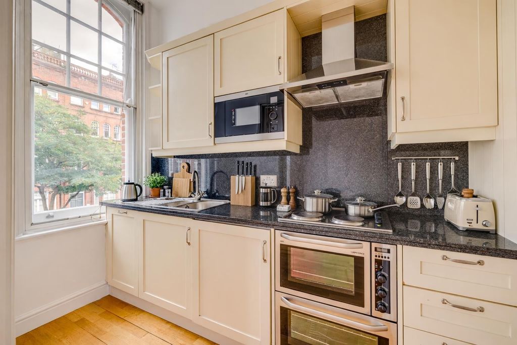 Property photo 2 of 4 Kitchen