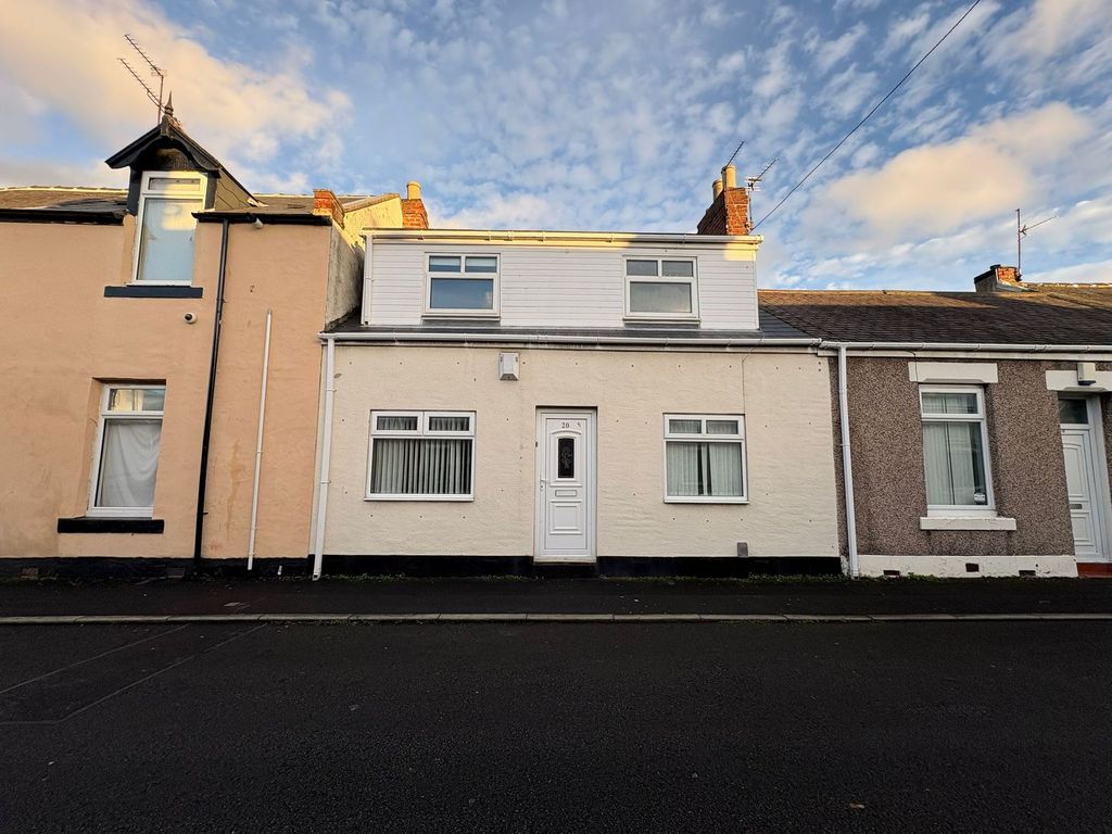 Property photo 1 of 12