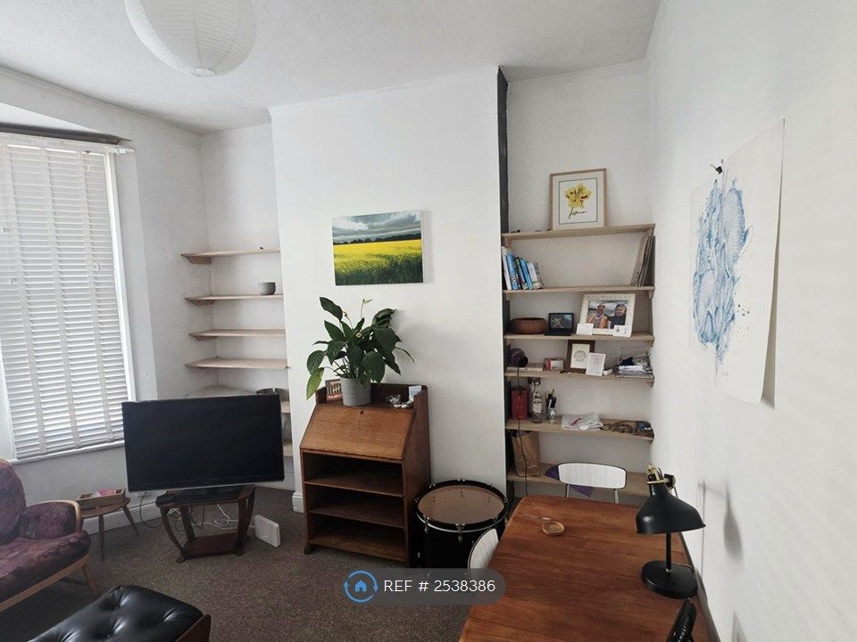 Property photo 2 of 13