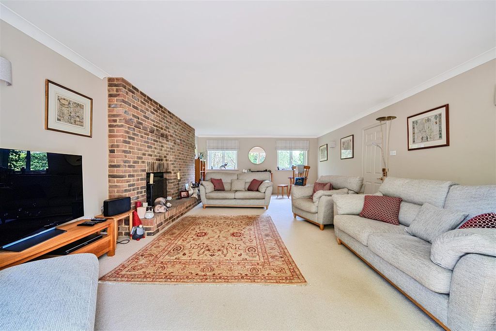 Property photo 2 of 39 Living Room