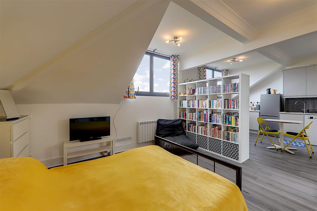 Property photo 3 of 10 Img_1629-Img_1631.Jpg