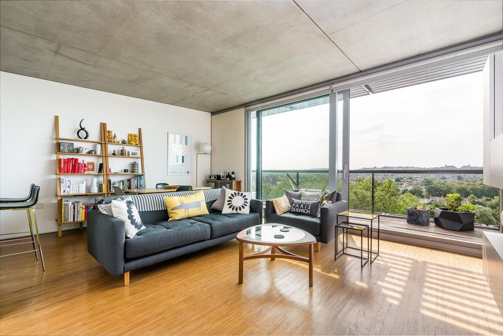 Property photo 1 of 18