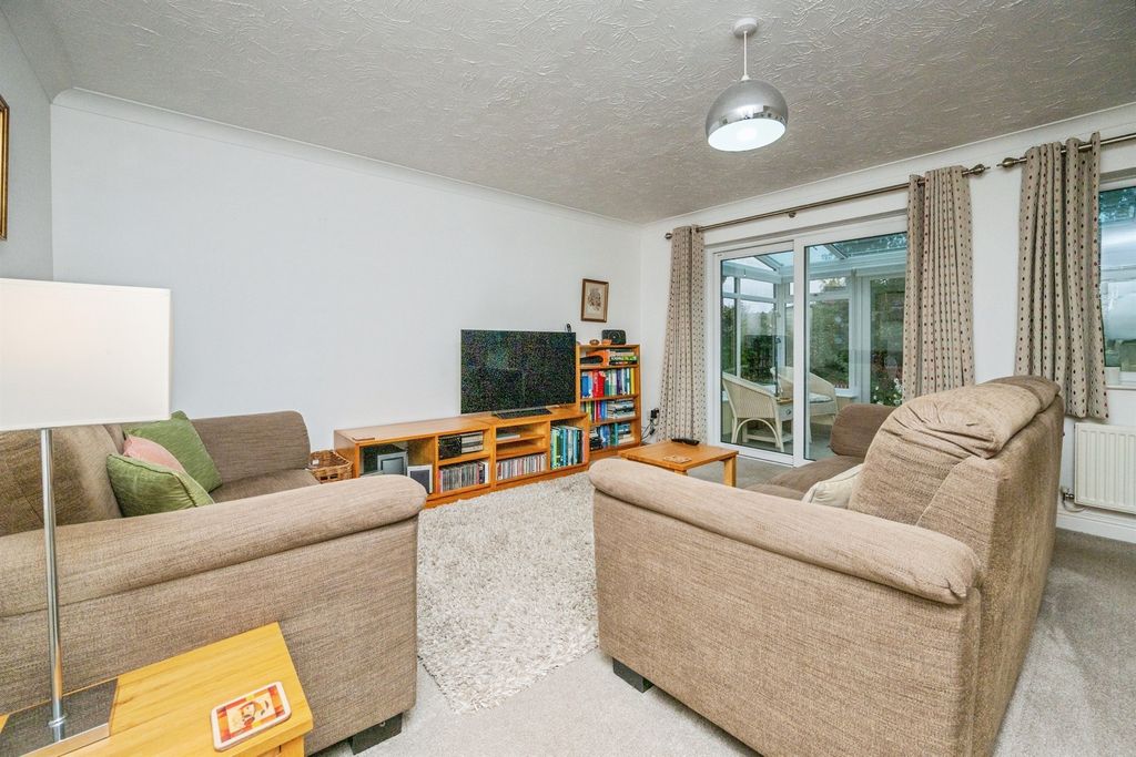 Property photo 2 of 17