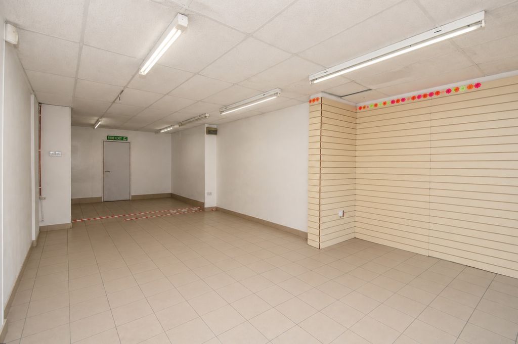 Property photo 2 of 7 5437741