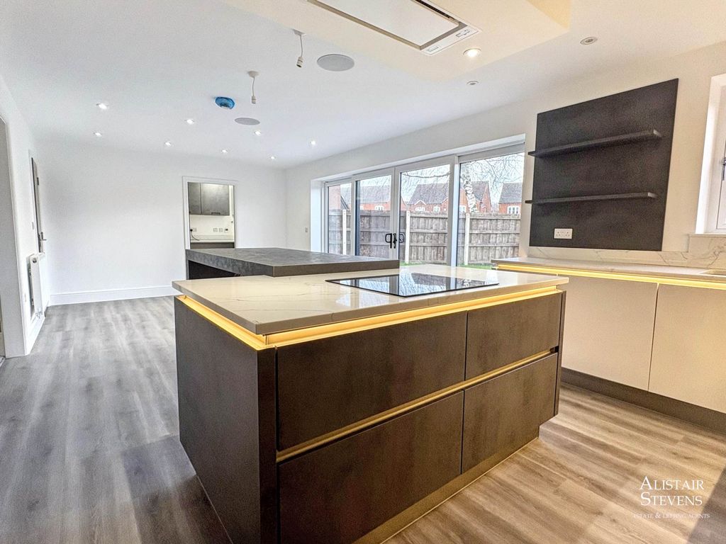 Property photo 3 of 32