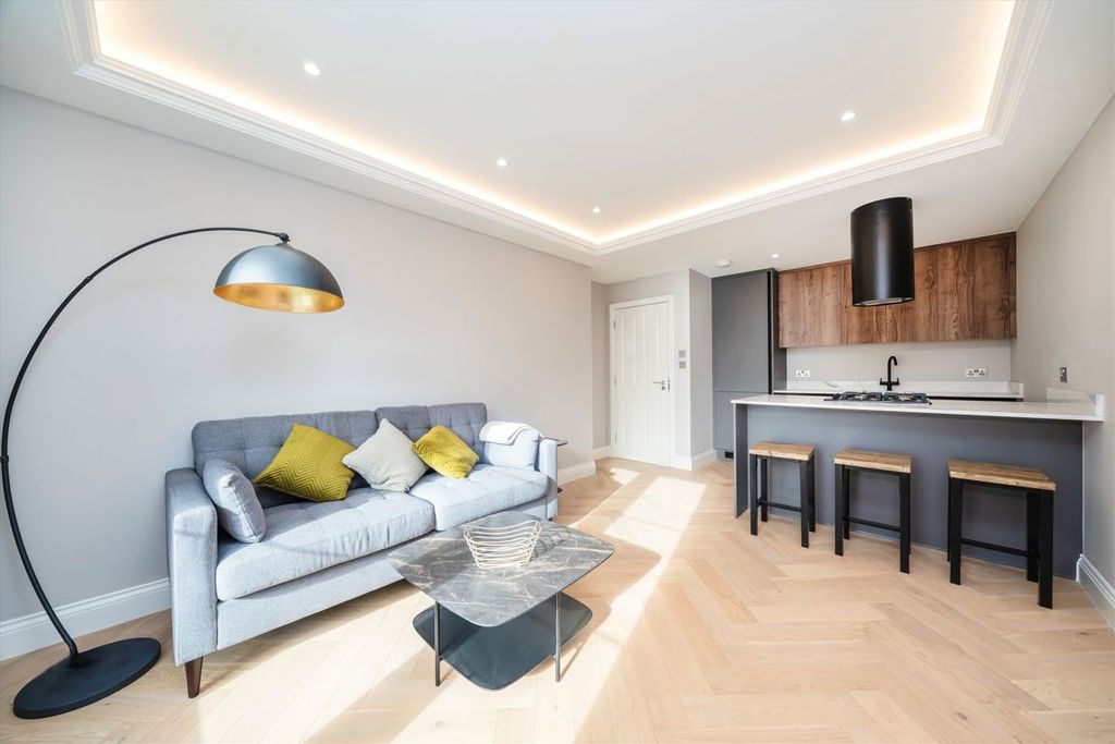 Property photo 2 of 6