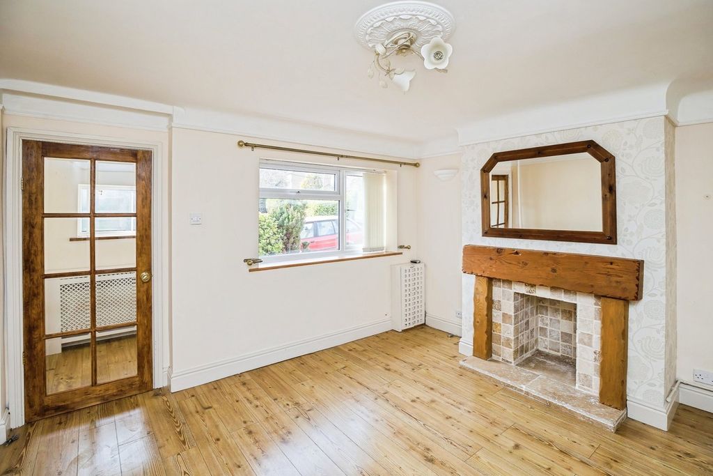 Property photo 2 of 18