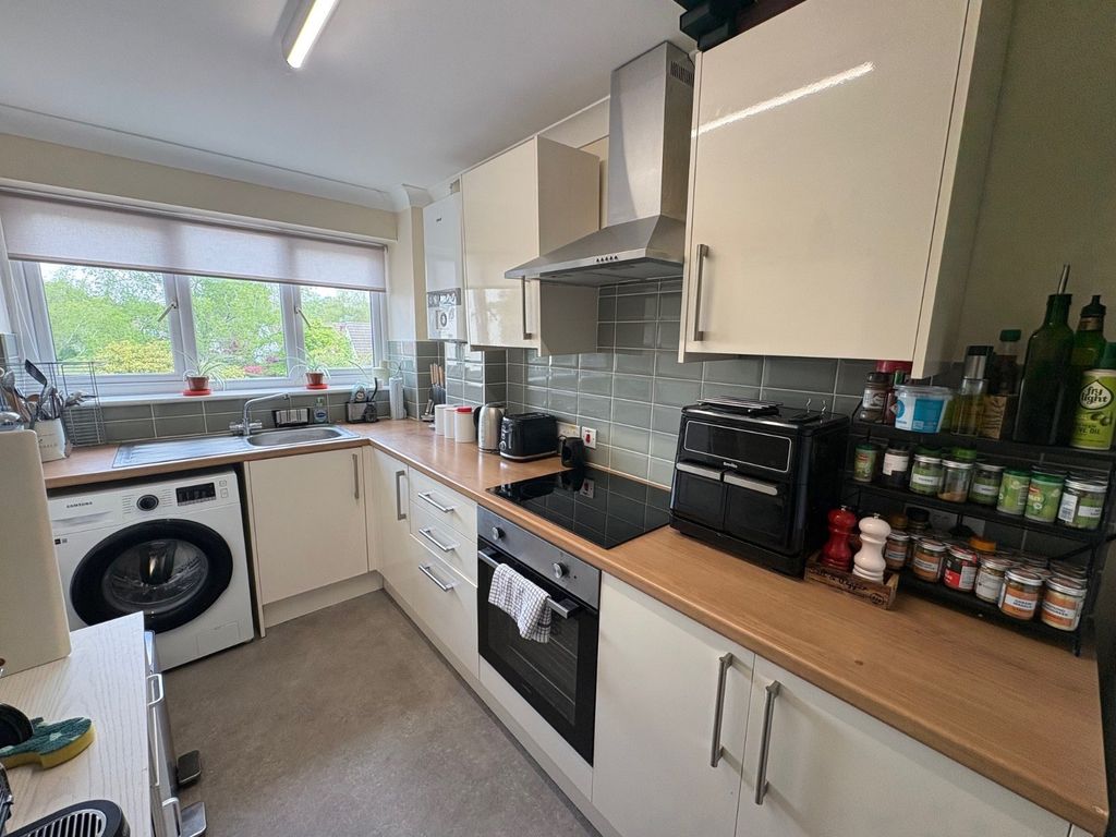 Property photo 2 of 6 Picture No. 13